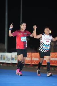 BIB: 221, 43307, 40531
                            <button type="button" onclick="openModal(19768101)" class="btn btn-primary btn-sm float-right btn-popup" data-toggle="modal" data-target=".modal-high-quality">
                        <i class="fas fa-shopping-cart"></i> Add to Cart
                    </button>
                                            <button type="button" onclick="isThisMe(19768101, true)" class="btn btn-success btn-sm float-right btn-popup btn-isme hidden" data-toggle="tooltip" data-placement="bottom" title="นี่คือรูปของคุณใช่ไหม คลิกที่นี่เพื่อเอาเข้าอัลบั้ม">
                        <i class="fas fa-plus"></i> Add to album
                    </button>
                    <button type="button" onclick="isThisMe(19768101, false)" class="btn btn-warning btn-sm float-right btn-popup btn-isnotme hidden">
                        <i class="fas fa-ban"></i> Remove from album
                    </button>